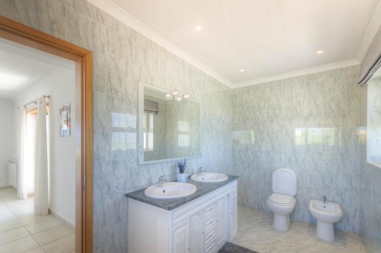 Villa Montanha, Luxury Coastal Villa, With Swimming Pool, Loungers And Alfresco Dining, 10 Min Walk To The Beautiful Praia Da Luz Beach, Shops, Bars And Restaurants! Exterior foto