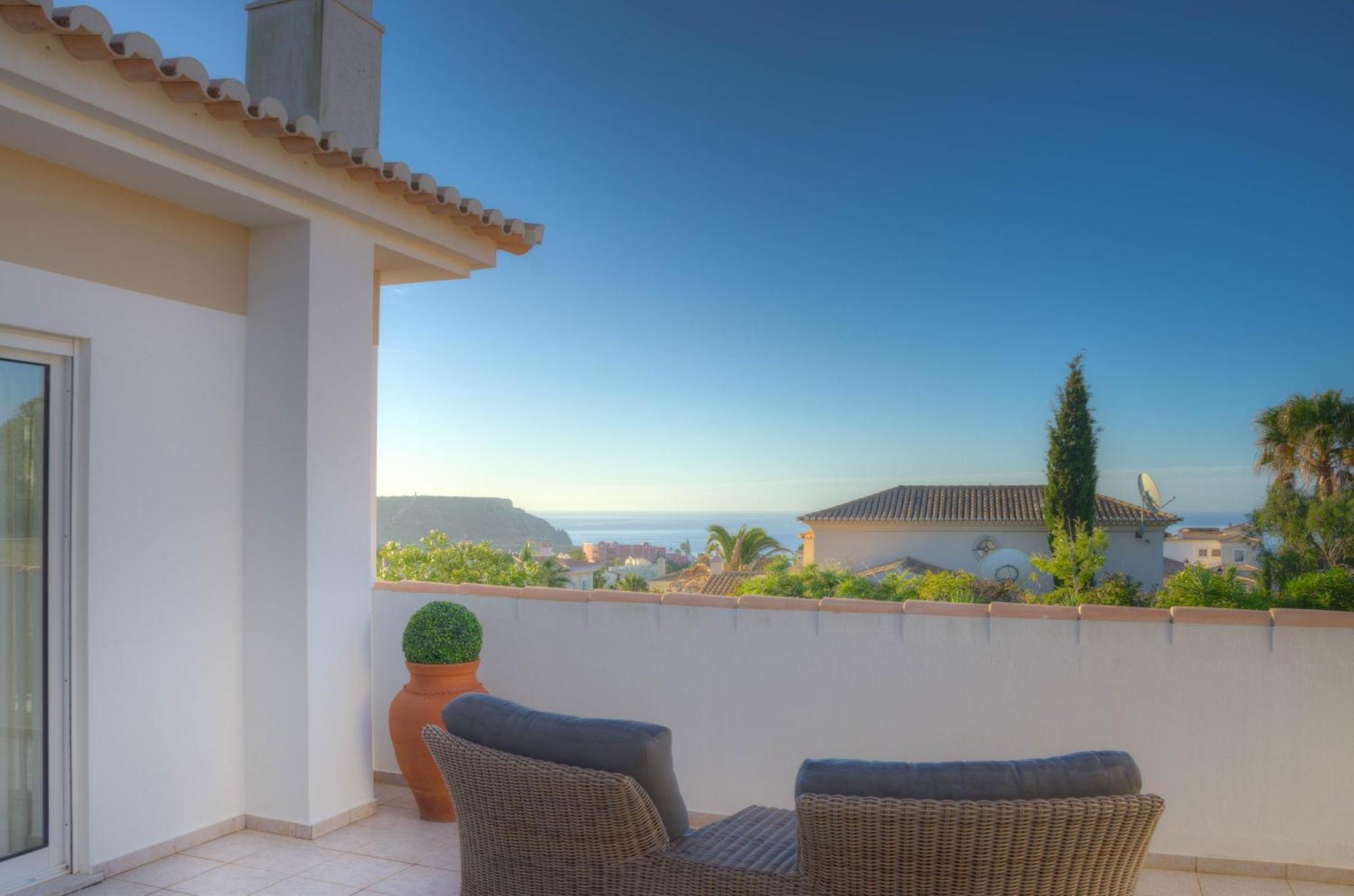 Villa Montanha, Luxury Coastal Villa, With Swimming Pool, Loungers And Alfresco Dining, 10 Min Walk To The Beautiful Praia Da Luz Beach, Shops, Bars And Restaurants! Exterior foto