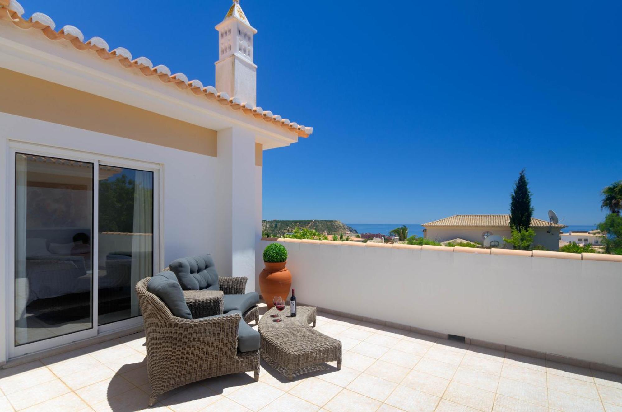 Villa Montanha, Luxury Coastal Villa, With Swimming Pool, Loungers And Alfresco Dining, 10 Min Walk To The Beautiful Praia Da Luz Beach, Shops, Bars And Restaurants! Exterior foto